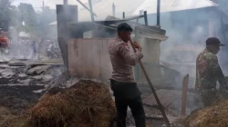 Korsleting Listrik Diduga Picu Kebakaran Rumah di Muna, Kerugian Ditaksir Rp178 Juta 18 Korsleting Listrik Diduga Picu Kebakaran Rumah di Muna, Kerugian Ditaksir Rp178 Juta