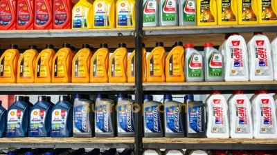 Harga Oli Motor Naik, Bengkel di Kendari Mulai Kehilangan Pelanggan