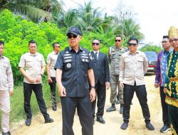‎Ruas Jalan Rusak Ganggu Aktivitas Warga, Gubernur ASR Turun Tangan di Lalembuu Konsel