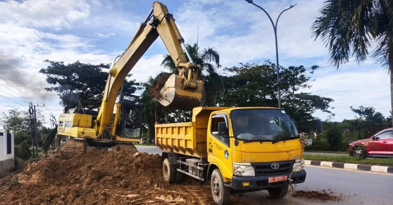 Pascabanjir Kendari, PUPR Bergerak Bersihkan Lumpur dan Sedimentasi di Sejumlah Wilayah 3 Pascabanjir Kendari, PUPR Bergerak Bersihkan Lumpur dan Sedimentasi di Sejumlah Wilayah