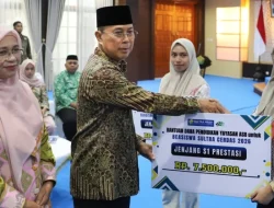 Mahasiswa S1, S2, hingga S3 Resmi Terima Beasiswa dari Dana Pribadi Gubernur ASR