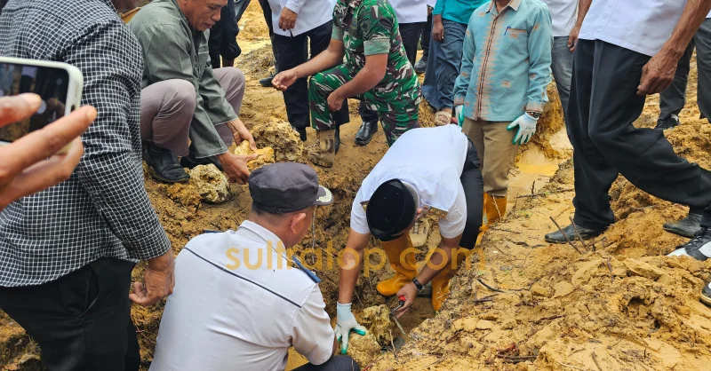 Bupati Muna Barat Bantu Rp100 Juta dan 200 Sak Semen untuk Pembangunan Masjid di Desa Pajala 1 Bupati Muna Barat Bantu Rp100 Juta dan 200 Sak Semen untuk Pembangunan Masjid di Desa Pajala
