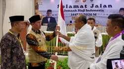 Kakanwil Kemenhaj Sultra Kawal Pelepasan Jemaah Haji Kendari Menuju Makkah, Ini Pesannya