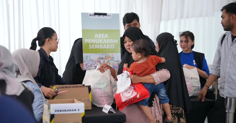 Pertamina Patra Niaga Regional Sulawesi Salurkan 1.000 Paket Sembako melalui Program Pasar Murah di Makassar