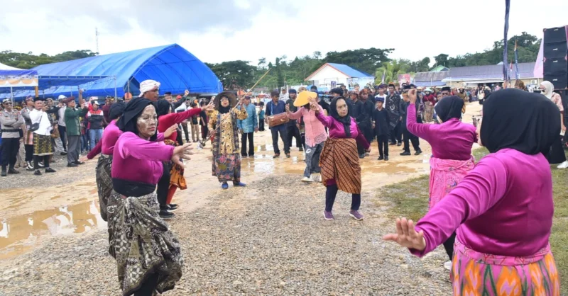 Kekayaan Bahari Suku Bajo Curi Perhatian di Kirab Budaya Perdana Konkep 4 Kekayaan Bahari Suku Bajo Curi Perhatian di Kirab Budaya Perdana Konkep