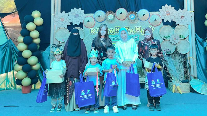 BPR Bahteramas Kendari Hadiri Penamatan TK Wulele Sanggula II, Perkuat Edukasi Menabung Sejak Dini 3 BPR Bahteramas Kendari Hadiri Penamatan TK Wulele Sanggula II, Perkuat Edukasi Menabung Sejak Dini