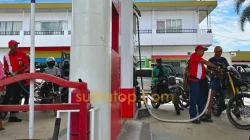 Harga Pertamax Naik, Warga Kendari Beralih ke Pertalite dan Picu Antrean Panjang di SPBU 15 Harga Pertamax Naik, Warga Kendari Beralih ke Pertalite dan Picu Antrean Panjang di SPBU