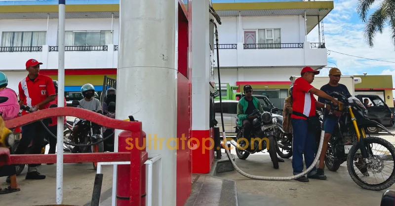 Harga Pertamax Naik, Warga Kendari Beralih ke Pertalite dan Picu Antrean Panjang di SPBU 1 Harga Pertamax Naik, Warga Kendari Beralih ke Pertalite dan Picu Antrean Panjang di SPBU