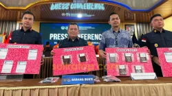 Imigrasi Kendari Gagalkan Dugaan Penyelundupan Manusia ke Australia, 7 WNA Tiongkok Diamankan 15 Imigrasi Kendari Gagalkan Dugaan Penyelundupan Manusia ke Australia, 7 WNA Tiongkok Diamankan