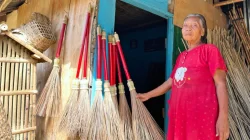 Kisah Feni, Nenek 70 Tahun yang Bertahan dengan Kerajinan Bambu di Kendari Sejak Era 1980-an