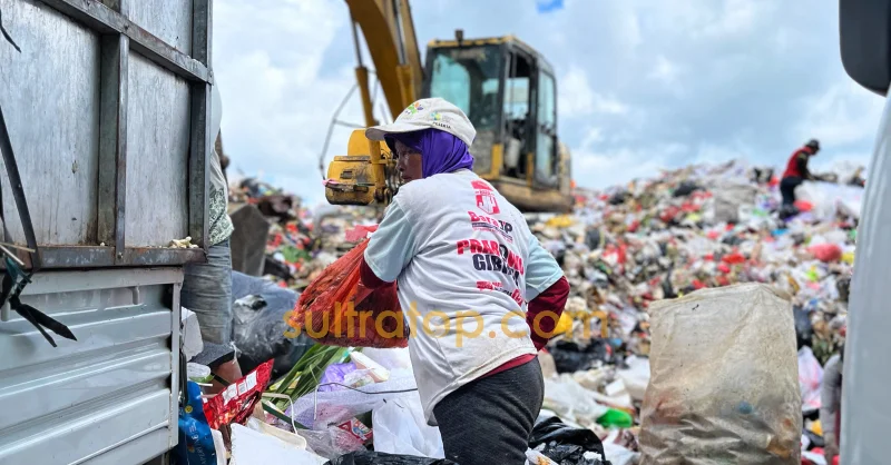 TPAS Puuwatu Kendari Lumpuh Sementara, Sampah Menumpuk dan Truk Mengular 3 TPAS Puuwatu Kendari Lumpuh Sementara, Sampah Menumpuk dan Truk Mengular