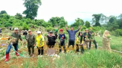 Didampingi DTPH Kolaka Utara, Kelompok Tani Garden Latsitarda Sukses Panen Bawang Merah 3 Didampingi DTPH Kolaka Utara, Kelompok Tani Garden Latsitarda Sukses Panen Bawang Merah
