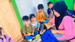 Kisah Risna, Guru Honorer yang Menjaga Asa Pendidikan Anak Suku Bajo di Konawe Selatan