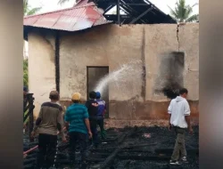 Rumah Orang Tua Wakil Ketua DPRD Muna Barat Terbakar, Kerugian Ditaksir Puluhan Juta Rupiah