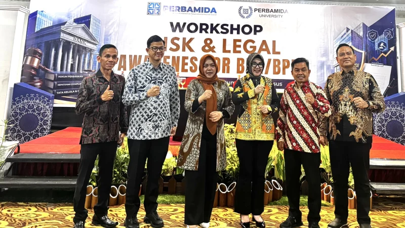 Dirut BPR Bahteramas Kendari Jemput Strategi Nasional Penguatan Risiko Hukum, Pertegas Komitmen Tata Kelola Profesional 1 Dirut BPR Bahteramas Kendari Jemput Strategi Nasional Penguatan Risiko Hukum, Pertegas Komitmen Tata Kelola Profesional