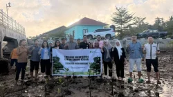 Aksi Peduli Lingkungan, BPJS Ketenagakerjaan Sultra Tanam Mangrove di Pesisir Kendari