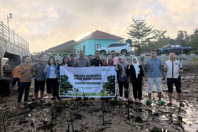 Aksi Peduli Lingkungan, BPJS Ketenagakerjaan Sultra Tanam Mangrove di Pesisir Kendari