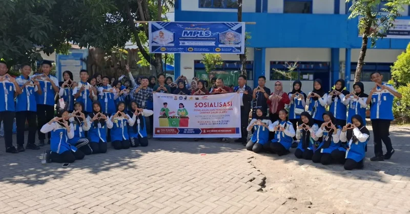 Asmo Sulsel Gandeng UMKM KT Cokonuri Edukasi Pemilahan Sampah di SMPN 40 Makassar 1 Asmo Sulsel Gandeng UMKM KT Cokonuri Edukasi Pemilahan Sampah di SMPN 40 Makassar