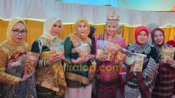 Anggota DPD RI Puji Produk UMKM Binaan Ketua Dekranasda Mubar, Dinilai Siap Tembus Pasar Internasional 5 Anggota DPD RI Puji Produk UMKM Binaan Ketua Dekranasda Mubar, Dinilai Siap Tembus Pasar Internasional