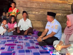 Bupati La Ode Darwin Datangi Rumah Duka Korban Ular Piton di Desa Umba, Minta Warga Tingkatkan Kewaspadaan