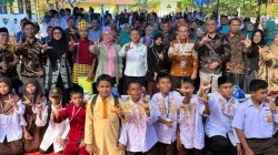 Wakil Menteri Tinjau SMPN 15 Kendari yang Kekurangan Ruang Kelas, Bantuan Segera Bergulir 5 Wakil Menteri Tinjau SMPN 15 Kendari yang Kekurangan Ruang Kelas, Bantuan Segera Bergulir