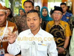 Wamendikdasmen Tinjau Program Prioritas Presiden di Wakatobi, Pastikan Akses Pendidikan bagi Anak Suku Bajo