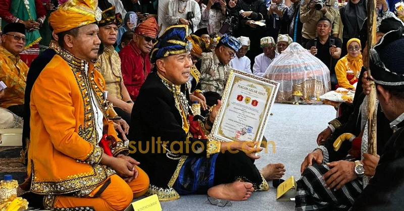 Gubernur Andi Sumangerukka Terima Gelar Adat dari Masyarakat Muna 1 Gubernur Andi Sumangerukka Terima Gelar Adat dari Masyarakat Muna