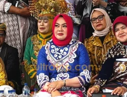 Siska Karina Imran Ajak Masyarakat Jaga Persatuan Lewat Budaya Muna di Silaturahmi Akbar KKMM