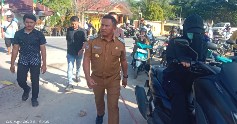 La Ode Darwin Sidak SPBU di Muna Barat, Antrean Panjang Dipicu Kuota BBM Hanya 8.000 Liter 1 La Ode Darwin Sidak SPBU di Muna Barat, Antrean Panjang Dipicu Kuota BBM Hanya 8.000 Liter