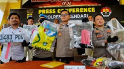 Kronologi Pembunuhan Mahasiswa di Kendari Terungkap, Korban Ditikam Badik hingga Tewas 3 Kronologi Pembunuhan Mahasiswa di Kendari Terungkap, Korban Ditikam Badik hingga Tewas