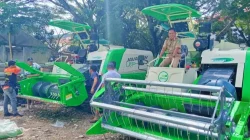 Petani Kolut Terima Bantuan Alsintan dari Kementan, 3 Combine Harvester dan 2 Jonder 3 Petani Kolut Terima Bantuan Alsintan dari Kementan, 3 Combine Harvester dan 2 Jonder