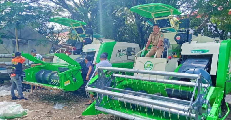 Petani Kolut Terima Bantuan Alsintan dari Kementan, 3 Combine Harvester dan 2 Jonder 1 Petani Kolut Terima Bantuan Alsintan dari Kementan, 3 Combine Harvester dan 2 Jonder