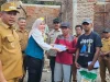 Bantu Korban Kebakaran, Rhika Purwaningsih Darwin Salurkan Uang Tunai dan Sembako