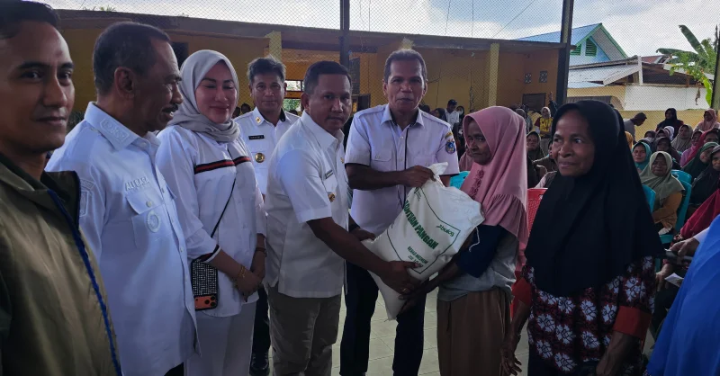 Bantuan Beras Disalurkan, 13.434 KK di Muna Barat Masing-Masing Dapat 30 Kg