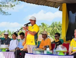Buka Turnamen Sepak Bola di Tiworo Tengah, Bupati Muna Barat Sumbang Rp10 Juta
