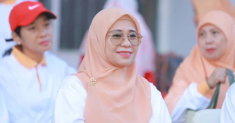 Dharma Wanita Persatuan Sultra Gelar Jalan Santai, Bazar Kuliner, dan Donor Darah 3 Dharma Wanita Persatuan Sultra Gelar Jalan Santai, Bazar Kuliner, dan Donor Darah