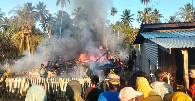 Kebakaran Rumah Lansia di Muna Barat, Uang Tunai Rp104 Juta dan 3 Motor Hangus