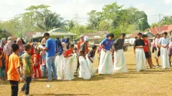 Demokrat Muna Barat Gelar Lomba Tradisional, Ajak Warga Perkuat Gotong Royong 16 Demokrat Muna Barat Gelar Lomba Tradisional, Ajak Warga Perkuat Gotong Royong