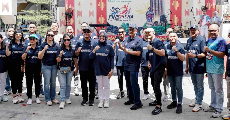 Wali Kota Kendari Resmi Buka Finspora 2026, Perkuat Sinergi Ekonomi dan Industri Keuangan Sultra 1 Wali Kota Kendari Resmi Buka Finspora 2026, Perkuat Sinergi Ekonomi dan Industri Keuangan Sultra