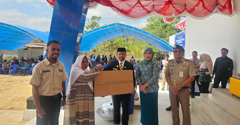 Hantaru 2026, Bupati Muna Barat Serahkan 4.063 Sertifikat PTSL kepada Warga 3 Hantaru 2026, Bupati Muna Barat Serahkan 4.063 Sertifikat PTSL kepada Warga
