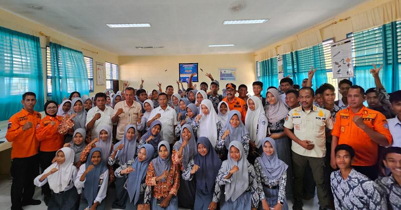 Pemkab Muna Barat Beri Pelatihan Mitigasi Bencana kepada Siswa SMAN 1 Barangka