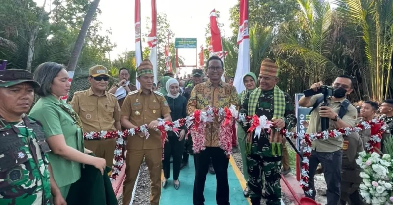 Antam, TNI dan Pemkab Konawe Utara Resmikan Jembatan Perintis Garuda di Desa Banggina 1 Antam, TNI dan Pemkab Konawe Utara Resmikan Jembatan Perintis Garuda di Desa Banggina