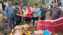 Bupati Muna Barat Siapkan Rp70 Juta untuk Korban Kebakaran di Wakontu, Rumah Dibangun Kembali