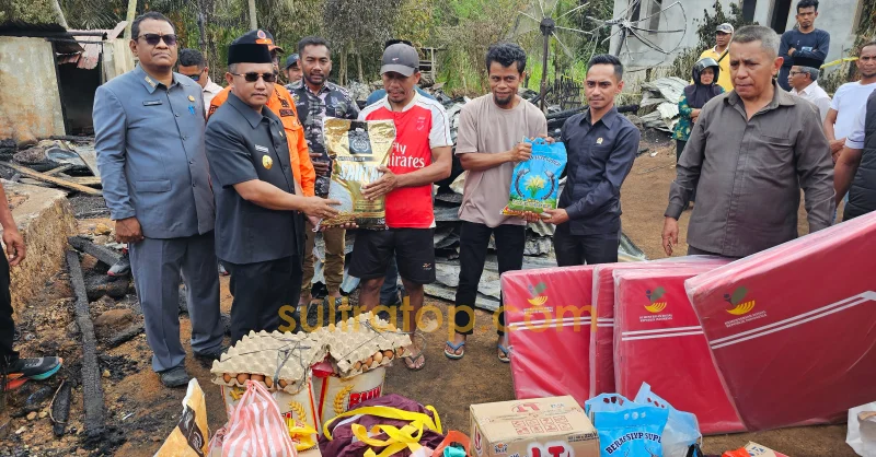Bupati Muna Barat Siapkan Rp70 Juta untuk Korban Kebakaran di Wakontu, Rumah Dibangun Kembali