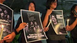 5 Jurnalis Hilang Kontak Saat Liputan Erupsi Gunung Anak Krakatau, Jurnalis Kendari Gelar Doa Bersama 4 5 Jurnalis Hilang Kontak Saat Liputan Erupsi Gunung Anak Krakatau, Jurnalis Kendari Gelar Doa Bersama
