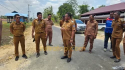 Jalan Wapae-Sukadamai Rampung, Bupati Muna Barat Pastikan Aspal yang Digunakan Kualitas Terbaik 3 Jalan Wapae-Sukadamai Rampung, Bupati Muna Barat Pastikan Aspal yang Digunakan Kualitas Terbaik