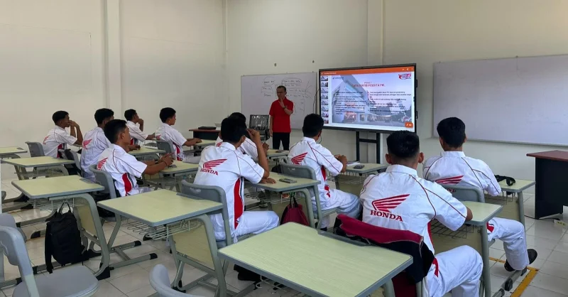 Asmo Sulsel Dorong Kesiapan Kerja Siswa SMK Lewat Program Astra Motor School 1 Asmo Sulsel Dorong Kesiapan Kerja Siswa SMK Lewat Program Astra Motor School