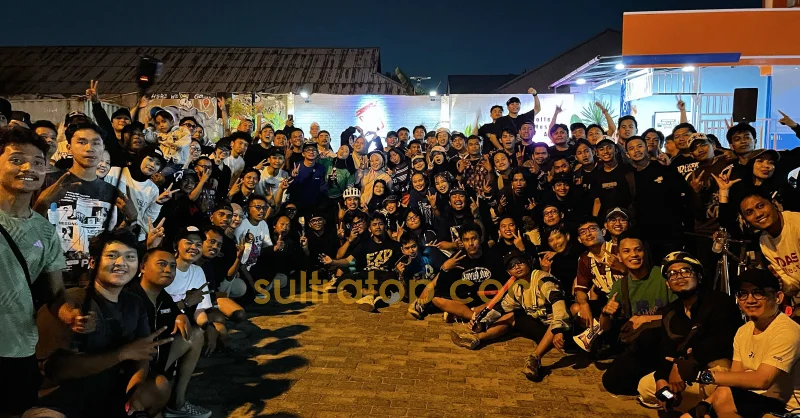 Ratusan Pesepeda Warnai Malam di Kendari, Critical Mass Serukan Ruang Setara 3 Ratusan Pesepeda Warnai Malam di Kendari, Critical Mass Serukan Ruang Setara