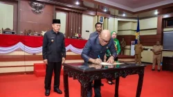 ‎Perubahan APBD Sultra 2026 Disepakati, Gubernur ASR Minta Anggaran Beri Manfaat Nyata