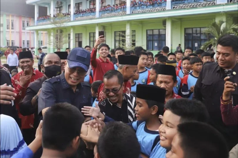 Silaturahmi dengan Keluarga Besar Ummusshabri, Gubernur ASR Tegaskan Penataan Aset untuk Kepastian Pengelolaan 1 Silaturahmi dengan Keluarga Besar Ummusshabri, Gubernur ASR Tegaskan Penataan Aset untuk Kepastian Pengelolaan